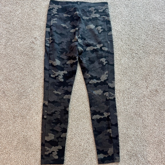 cabi ATC Legging, #3931, EUC, M, Camo (gray/black) - Picture 5 of 8
